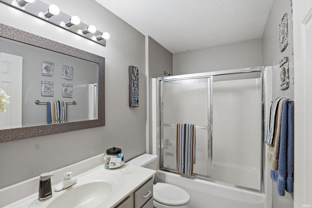 6815 Mapleton Drive, Fort Wayne, IN 46845