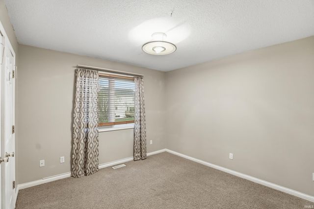 6815 Mapleton Drive, Fort Wayne, IN 46845
