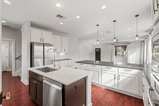 1912 S Church ST, Georgetown, TX 78626