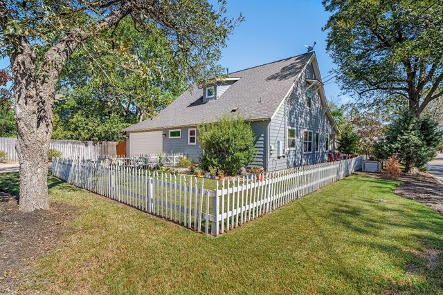 1912 S Church ST, Georgetown, TX 78626