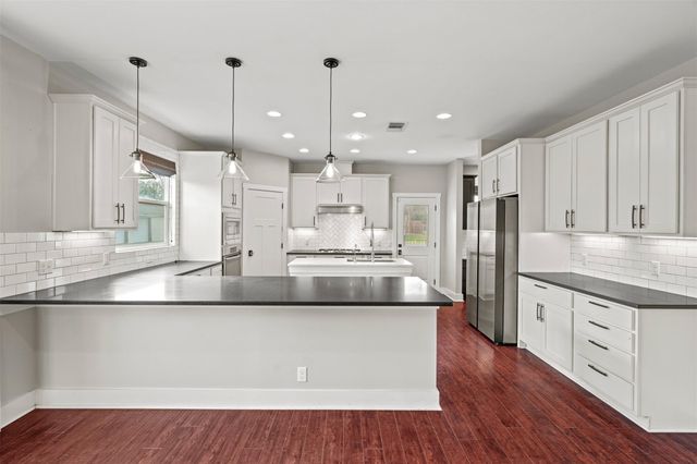 1912 S Church ST, Georgetown, TX 78626