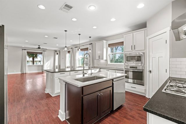 1912 S Church ST, Georgetown, TX 78626