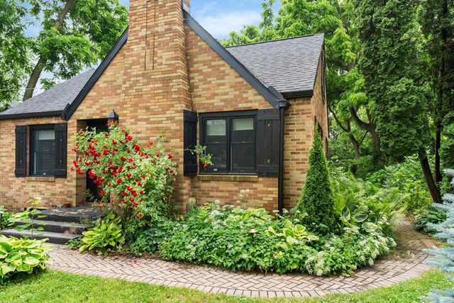 2501 Waunona Way, Madison, WI 53713