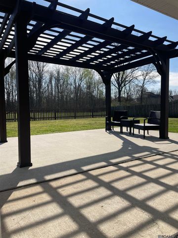 21366 Barnridge Dr, Zachary, LA 70791