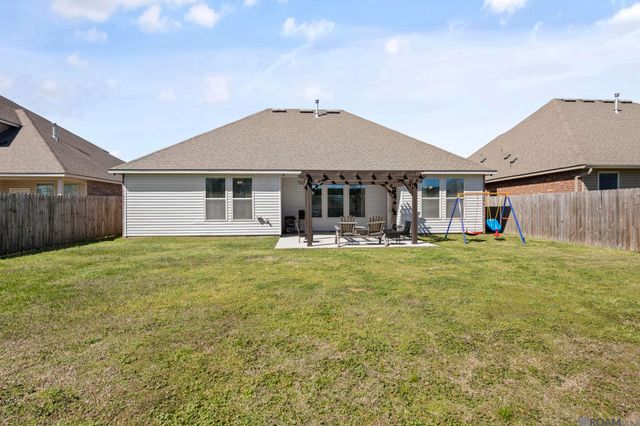 21366 Barnridge Dr, Zachary, LA 70791
