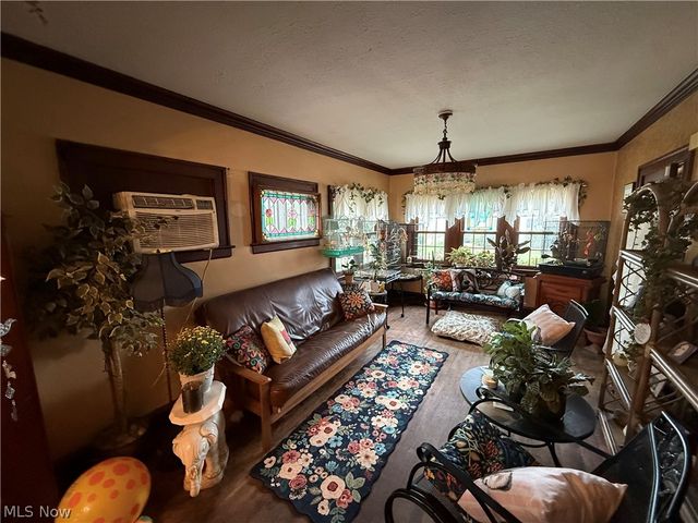 1517 Granby Avenue, Cleveland, OH 44109