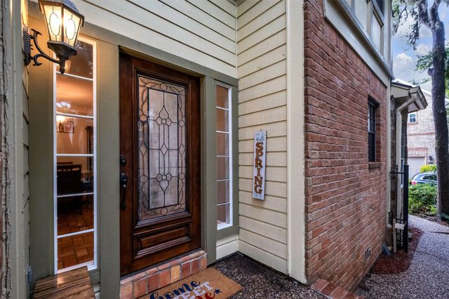 12853 Kingsbridge Lane, Houston, TX 77077