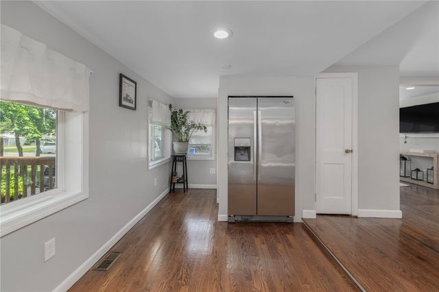 143 Endicott Drive, Warwick, RI 02886