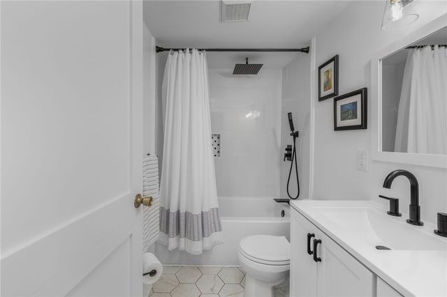 143 Endicott Drive, Warwick, RI 02886