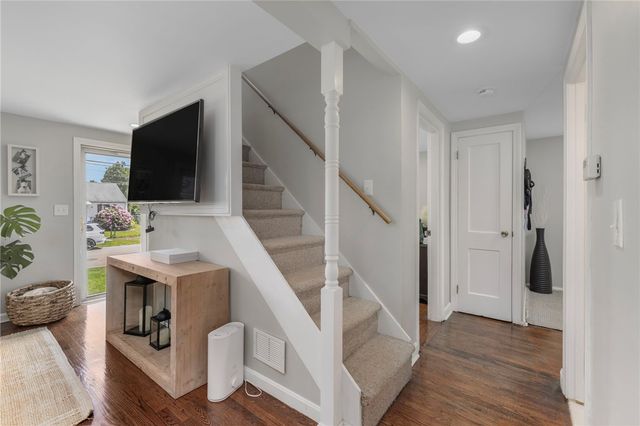 143 Endicott Drive, Warwick, RI 02886
