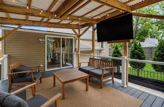 143 Endicott Drive, Warwick, RI 02886