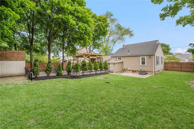 143 Endicott Drive, Warwick, RI 02886
