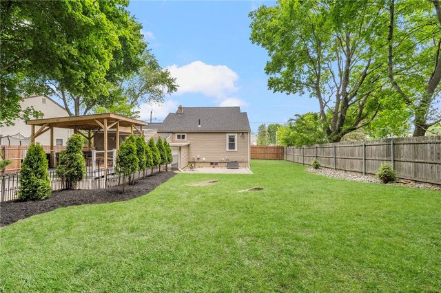 143 Endicott Drive, Warwick, RI 02886