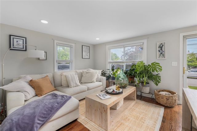 143 Endicott Drive, Warwick, RI 02886