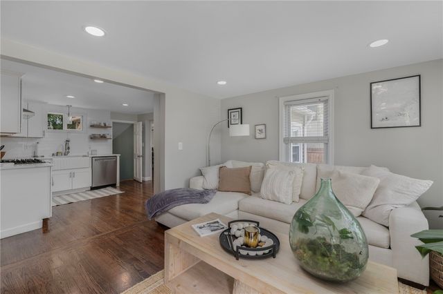 143 Endicott Drive, Warwick, RI 02886