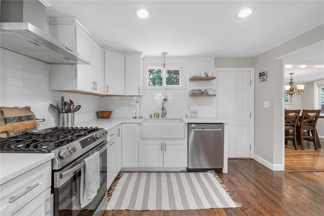 143 Endicott Drive, Warwick, RI 02886
