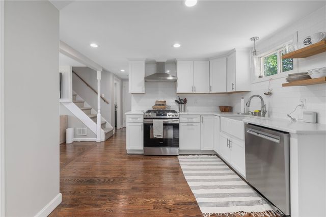 143 Endicott Drive, Warwick, RI 02886