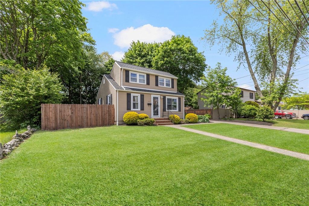 143 Endicott Drive, Warwick, RI 02886