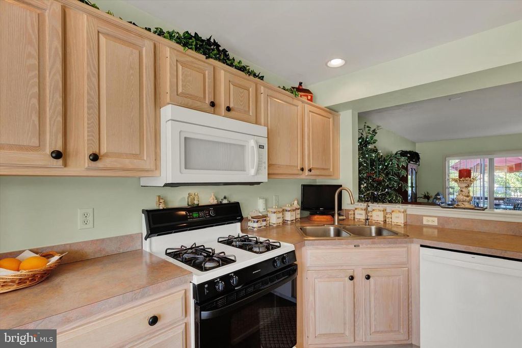 238 COBBLESTONE LN, Lancaster, PA 17601