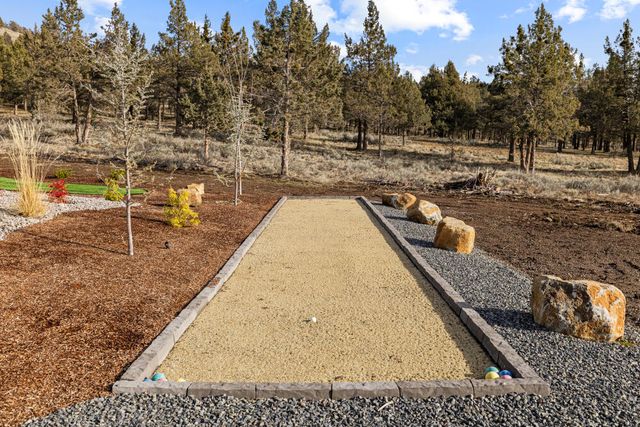 5730 Engleman Spruce Way, Klamath Falls, OR 97601