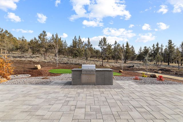 5730 Engleman Spruce Way, Klamath Falls, OR 97601