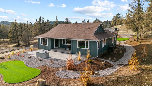 5730 Engleman Spruce Way, Klamath Falls, OR 97601