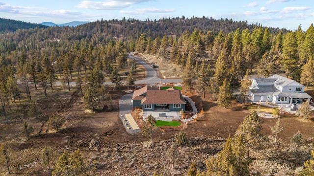 5730 Engleman Spruce Way, Klamath Falls, OR 97601