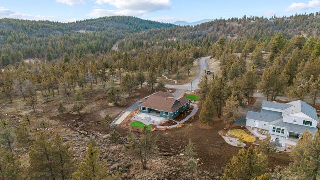 5730 Engleman Spruce Way, Klamath Falls, OR 97601