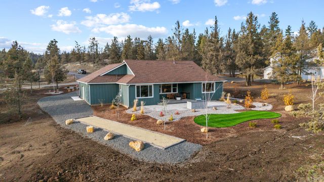 5730 Engleman Spruce Way, Klamath Falls, OR 97601