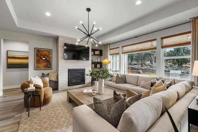 5730 Engleman Spruce Way, Klamath Falls, OR 97601