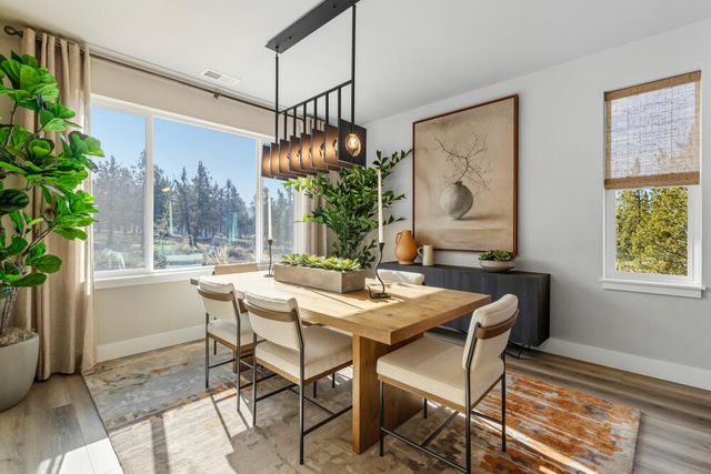 5730 Engleman Spruce Way, Klamath Falls, OR 97601