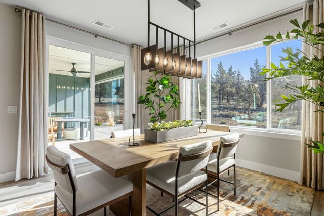 5730 Engleman Spruce Way, Klamath Falls, OR 97601