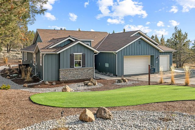 5730 Engleman Spruce Way, Klamath Falls, OR 97601