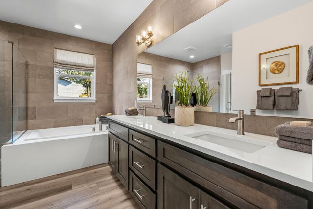 5730 Engleman Spruce Way, Klamath Falls, OR 97601