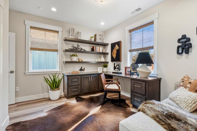 5730 Engleman Spruce Way, Klamath Falls, OR 97601