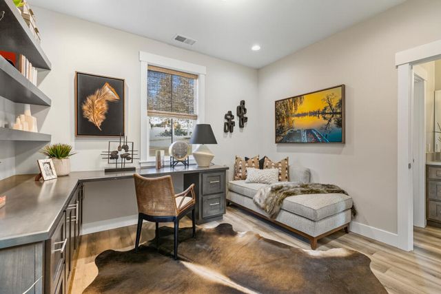 5730 Engleman Spruce Way, Klamath Falls, OR 97601