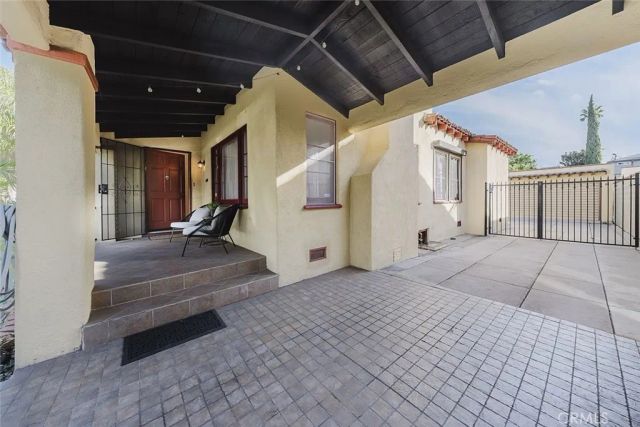 520 N Howard Street, Glendale, CA 91206