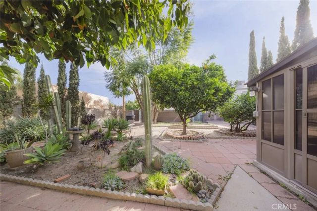 520 N Howard Street, Glendale, CA 91206