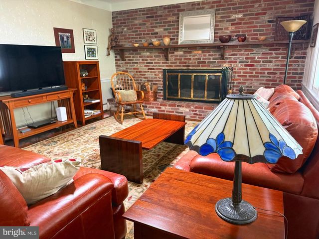 1300 UNIVERSITY DR, Yardley, PA 19067