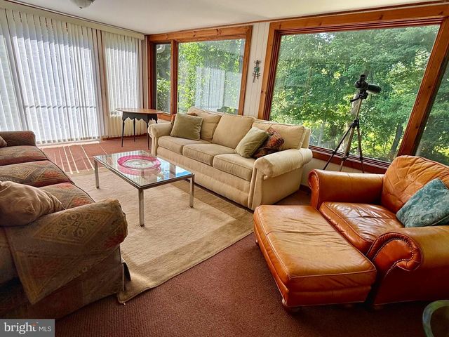 1300 UNIVERSITY DR, Yardley, PA 19067