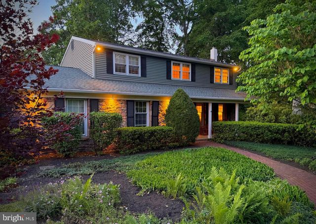 1300 UNIVERSITY DR, Yardley, PA 19067