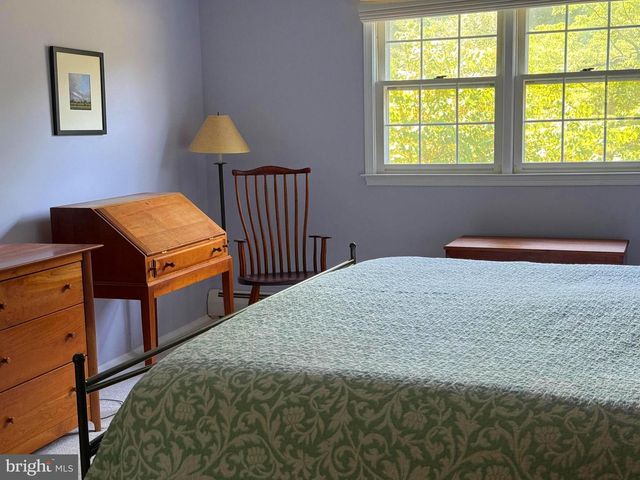 1300 UNIVERSITY DR, Yardley, PA 19067