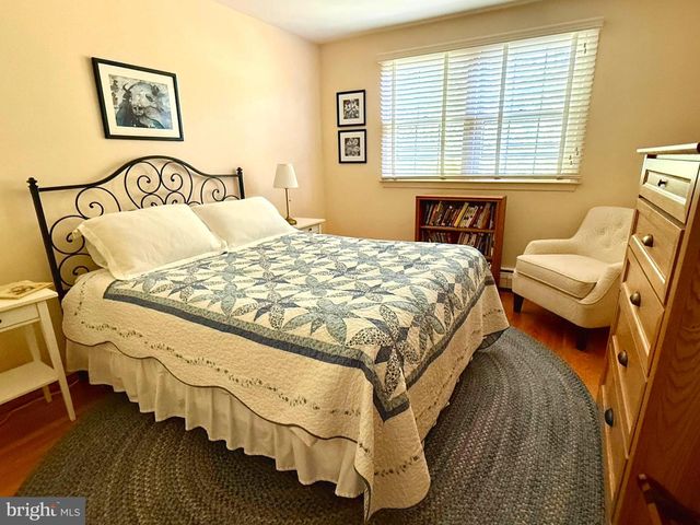 1300 UNIVERSITY DR, Yardley, PA 19067