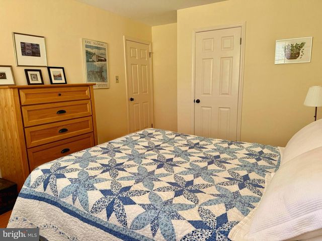 1300 UNIVERSITY DR, Yardley, PA 19067