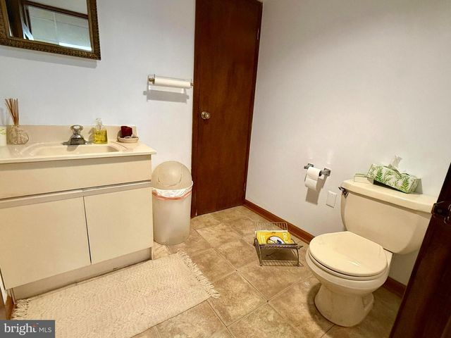 1300 UNIVERSITY DR, Yardley, PA 19067