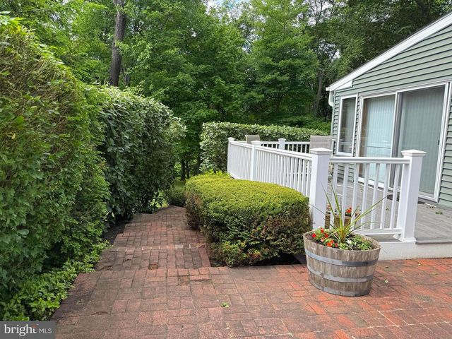 1300 UNIVERSITY DR, Yardley, PA 19067