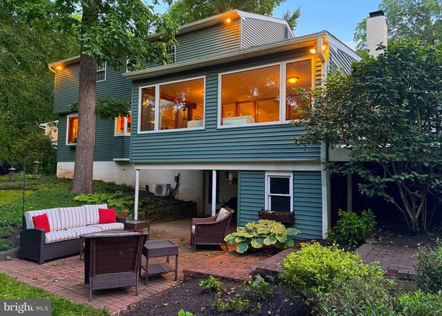 1300 UNIVERSITY DR, Yardley, PA 19067