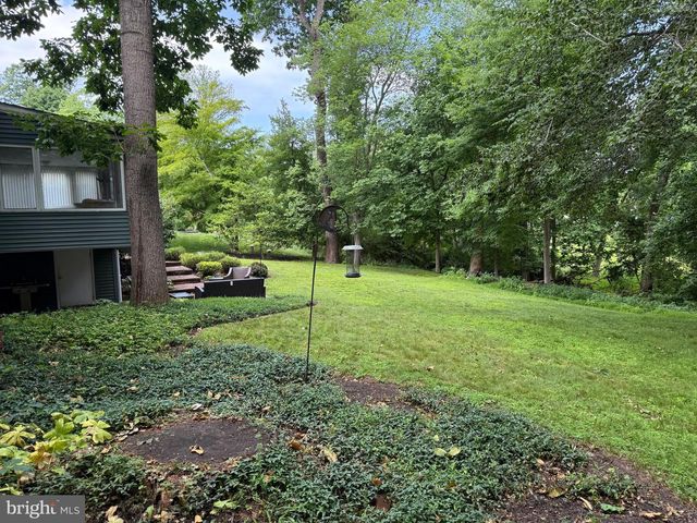 1300 UNIVERSITY DR, Yardley, PA 19067