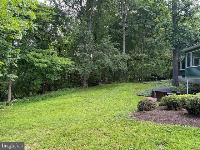 1300 UNIVERSITY DR, Yardley, PA 19067