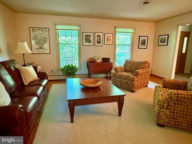1300 UNIVERSITY DR, Yardley, PA 19067